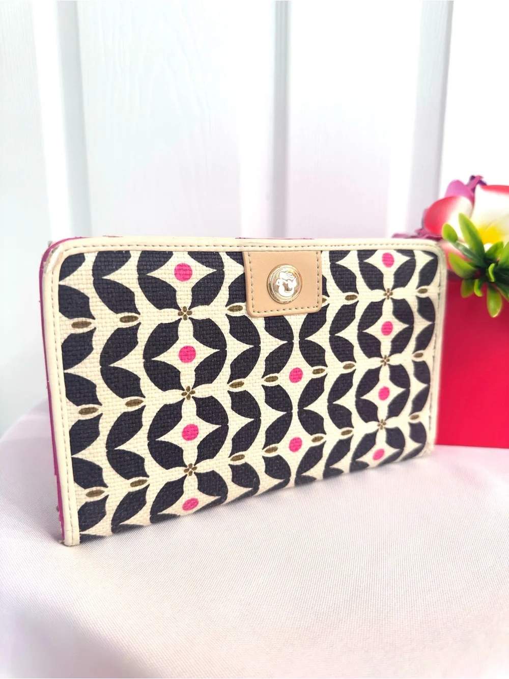 SPARTINA ~ Geometric Pattern Wallet in Black, Cream and Pink w/Back Coin Slot